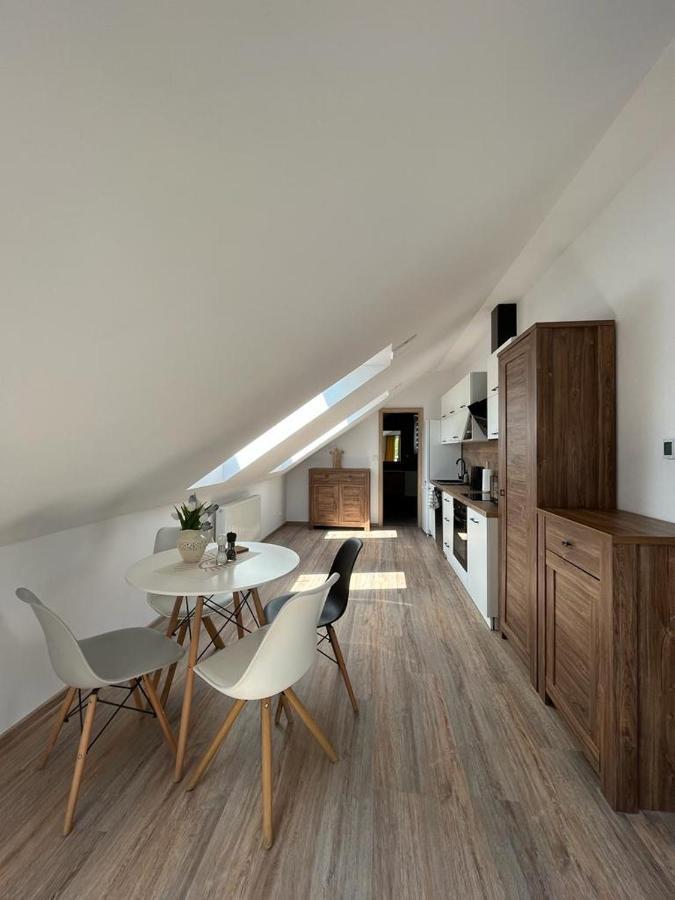 Apartmany Tobias Besiny Экстерьер фото