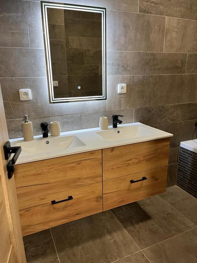 Apartmany Tobias Besiny Экстерьер фото