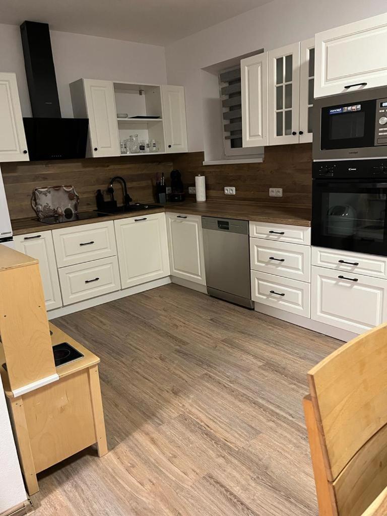 Apartmany Tobias Besiny Экстерьер фото
