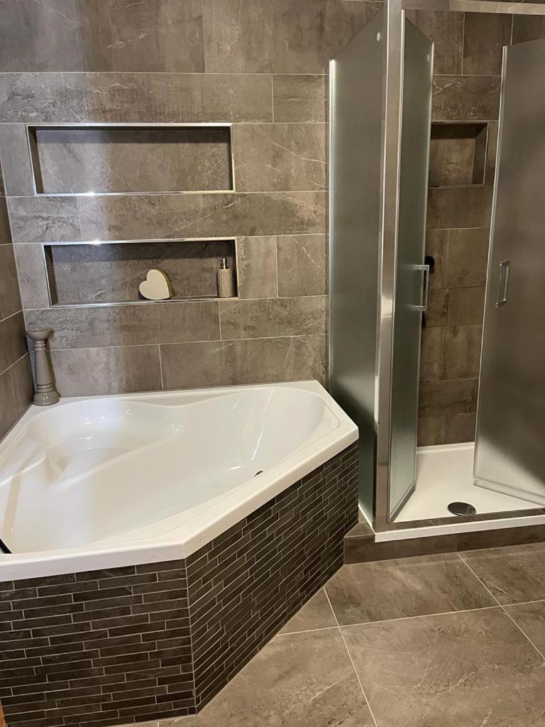 Apartmany Tobias Besiny Экстерьер фото
